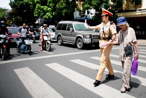 Vietnamese Police serve the people